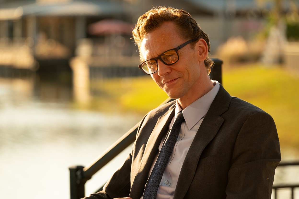 Tom Hiddleston interpreta Charles Krantz