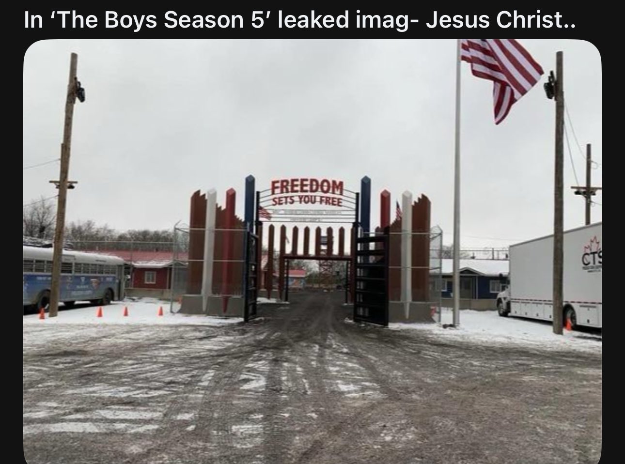 Foto scattata sul set di The Boys stagione 5. Post da X.