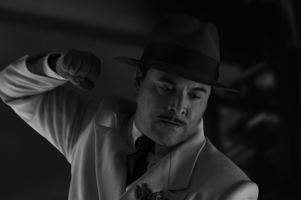 Jack Huston (Flint Marco/Sandman) in SPIDER-NOIR
Photo: Aaron Epstein/Prime
© Amazon Content Services LLC
