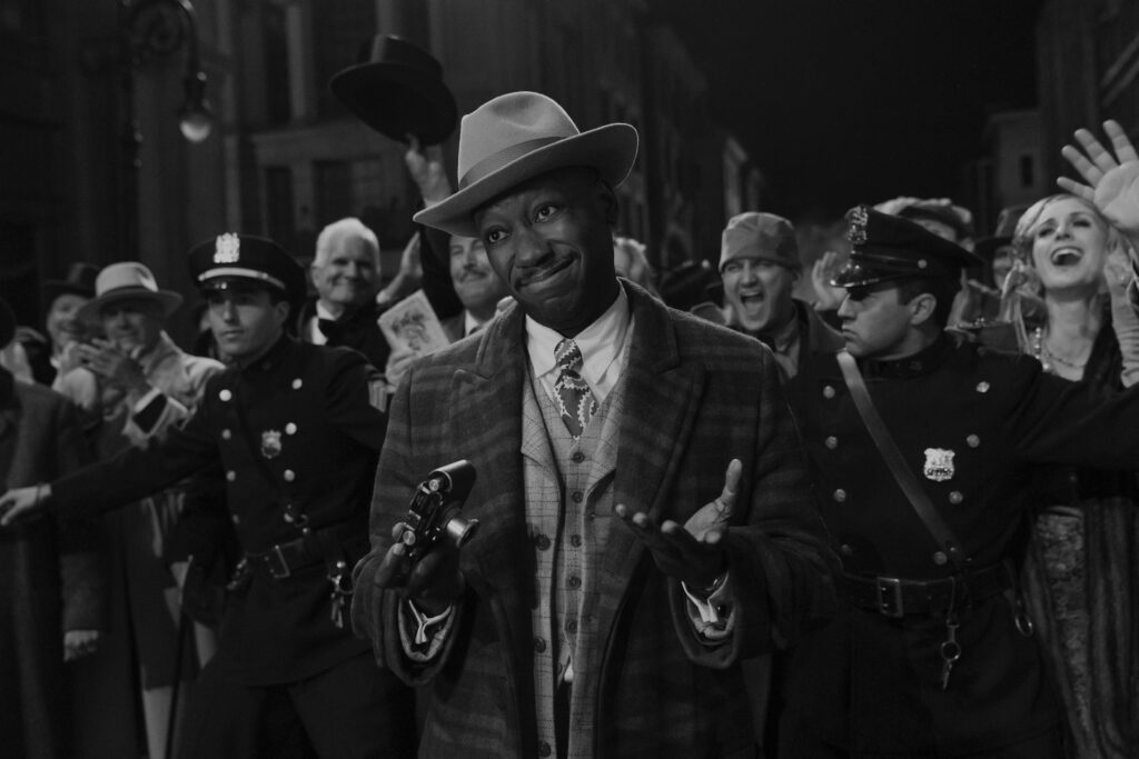 Robbie Robertson (Lamorne Morris) in SPIDER-NOIR
Photo: Aaron Epstein/Prime
© Amazon Content Services LLC