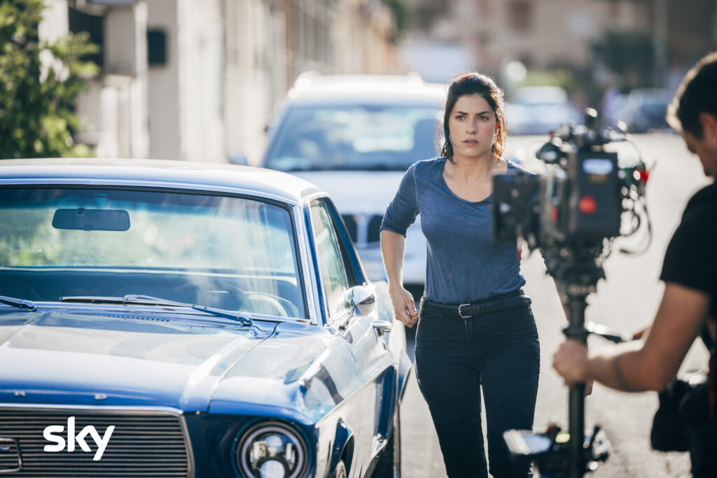 Immagini dall'episodio 3 di Rosa Elettrica in Fuga con il Nemico