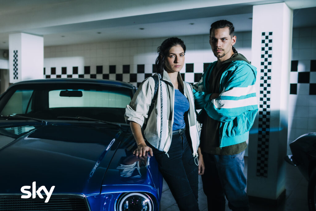 Immagini dall'episodio 3 di Rosa Elettrica in Fuga con il Nemico