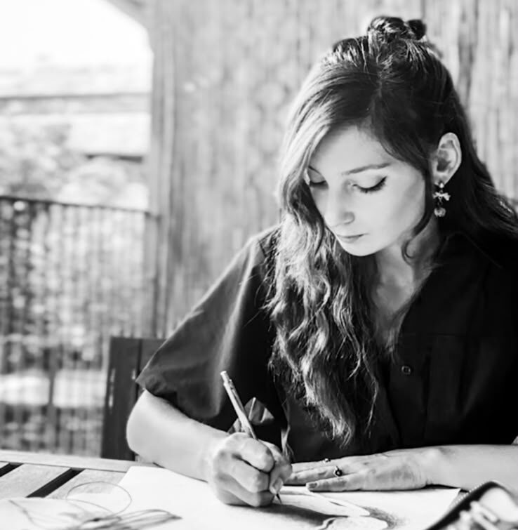 Jessica Cioffi, conosciuta come Loputyn, vive e lavora a Brescia. Diplomata al liceo artistico e successivamente all'Accademia di Belle Arti di Bergamo, si interessa di disegno e illustrazione fin da ragazzina. Nel 2017 pubblica il suo primo fumetto dedicato alle streghe Francis, mentre negli anni successivi escono diverse raccolte delle sue illustrazioni, tra cui Aether nel 2021, dedicata agli elementi (acqua, terra, fuoco, aria). Illustra la copertina del n°19 di Dylan Dog Color Fest per Sergio Bonelli Editore e diversi volumi illustrati: Japanese Tales per Hop Edizioni, Alice nel paese delle meraviglie, per Rebelle Edizioni all'interno della collana Le favole di Loputyn. Sei delle opere del volume Japanese Tales sono state esposte nella mostra Yokai. Le antiche stampe dei mostri giapponesi a cura di Paolo Linetti al Belvedere della villa reale di Monza e alla LGallery di Hiroshima, Giappone. Nel 2026, per il decennale di Francis, pubblica con Gigaciao una preziosa opera celebrativa revisionata e con molti contenuti extra. I volumi di Loputyn sono pubblicati anche in Spagna e Francia.